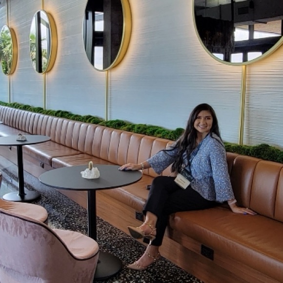 Meet your Posher, Diana - Picture 1 of 1